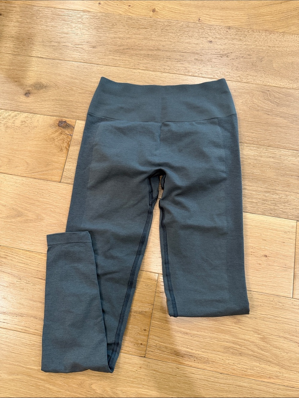 Alphalete Charcoal/Green High-Waist Leggings - Picture 2 of 4